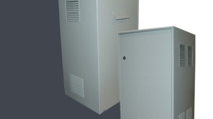 Металлические шкафы для однофазных стабилизаторов напряжения